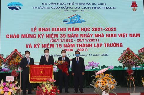 Hỗ Trợ Tài Chính