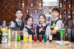 Pha chế đồ uống (Bartender)