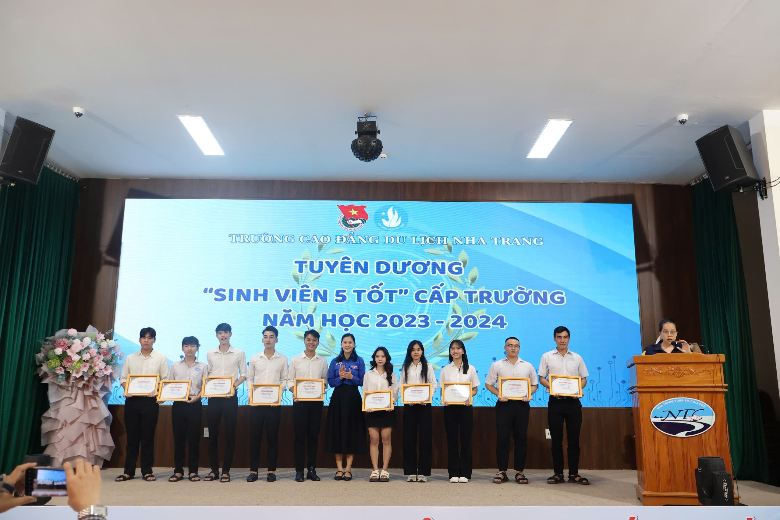 TUYÊN DƯƠNG SINH VIÊN 5 TỐT CẤP TRƯỜNG NĂM HỌC 2023 - 2024