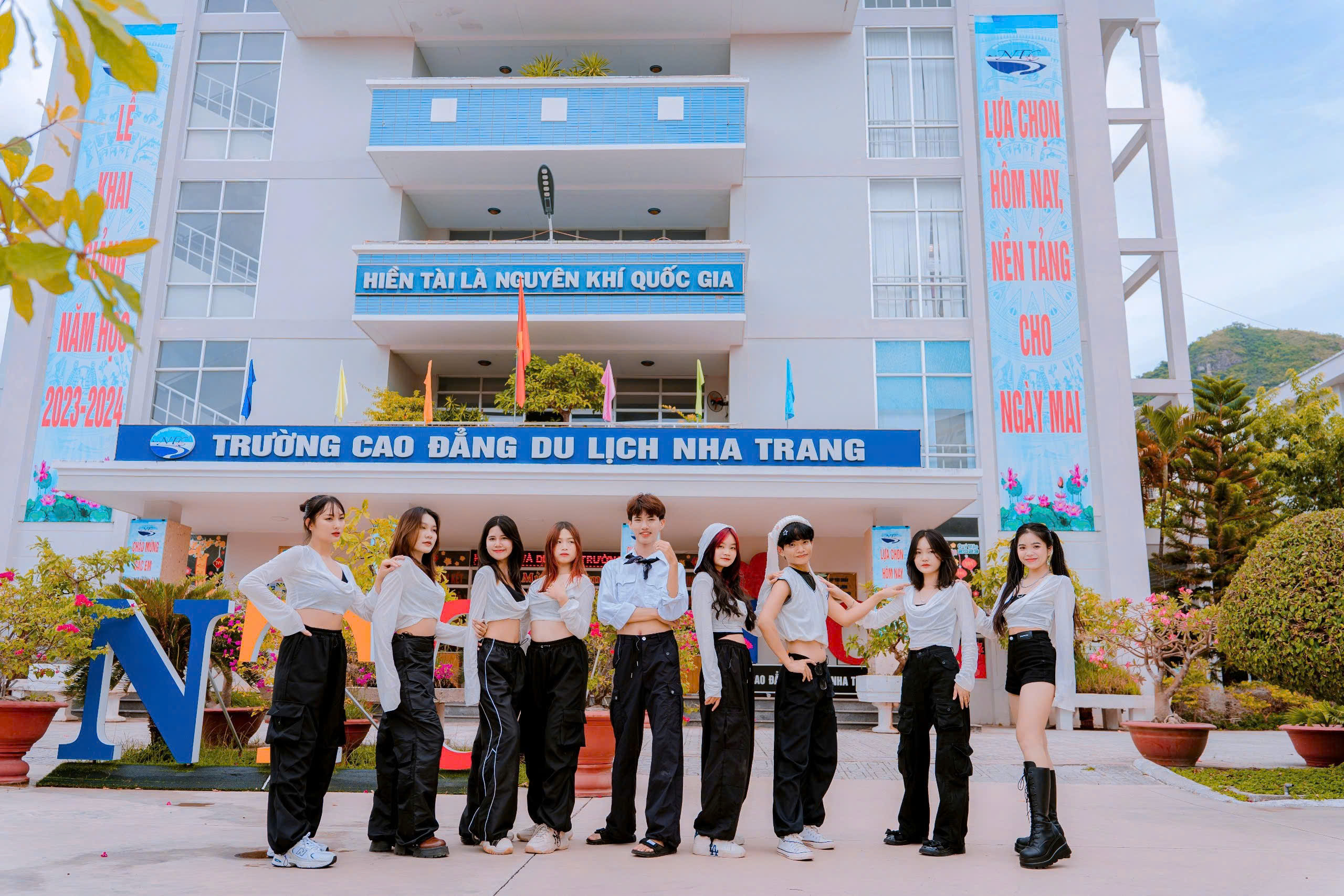 KẾ HOẠCH TRIỂN KHAI ĐỀ ÁN “NÂNG CAO NĂNG LỰC CÁN BỘ HỘI SINH VIÊN VIỆT NAM”