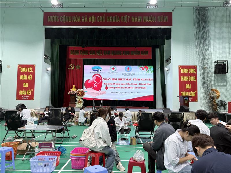 NGÀY HỘI HIẾN MÁU TÌNH NGUYỆN - LAN TỎA THÔNG ĐIỆP YÊU THƯƠNG 