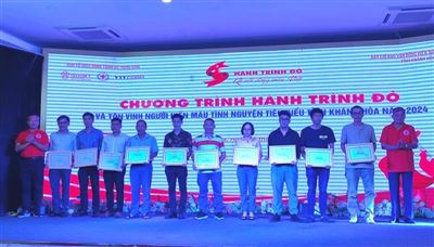 Thầy giáo 30 lần hiến máu tình nguyện cứu bệnh nhân hiểm nghèo