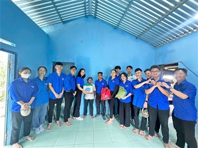Sinh viên Trường Cao đẳng Du lịch Nha Trang thực hiện Chiến dịch Mùa hè xanh năm 2025