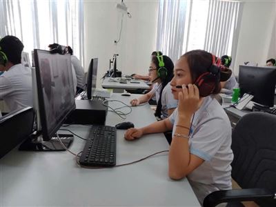 Sinh viên Trường Cao đẳng Du lịch Nha Trang hỗ trợ người dân tiếp cận dịch vụ công trực tuyến
