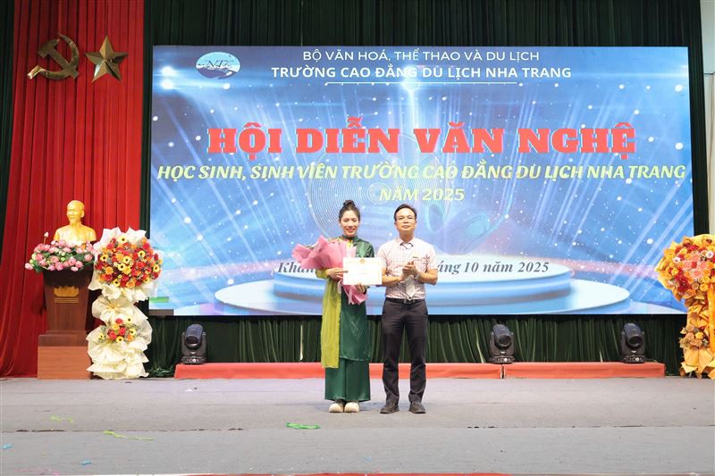 HỘI DIỄN VĂN NGHỆ HỌC SINH, SINH VIÊN TRƯỜNG CAO ĐẲNG DU LỊCH NHA TRANG NĂM 2025
