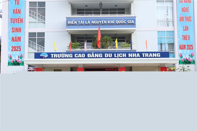 Sinh viên Khoa QTLH, HDDL cùng Hội thi “Tìm kiếm Tài năng Nghề Ẩm thực” Lần thứ 5