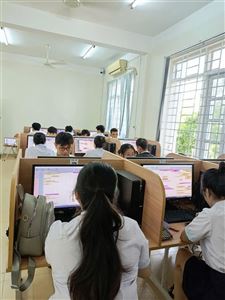 Câu lạc bộ Sinh viên 5 tốt tổ chức chuyên đề nâng cao kỹ năng chuyển đổi số cho sinh viên