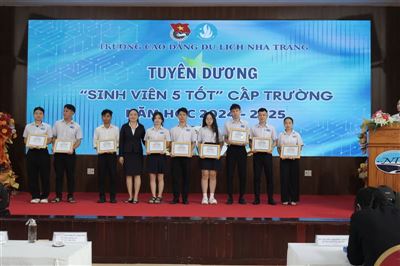 Tuyên dương “Sinh viên 5 tốt”, “Tập thể Sinh viên 5 tốt” cấp trường 
